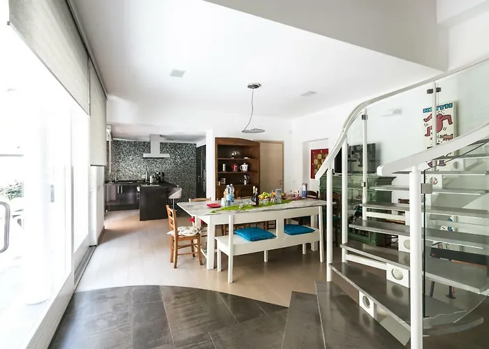 Villa Maria
